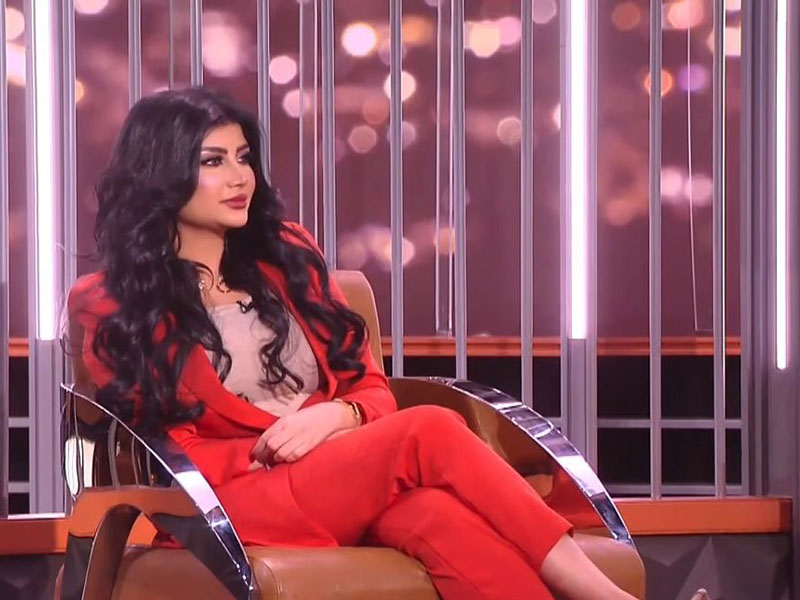 اضغط لمشاهدة الفيديو: ملكة كابلي تفاجأ جمهورها وتعلن عن حملها على الهواء